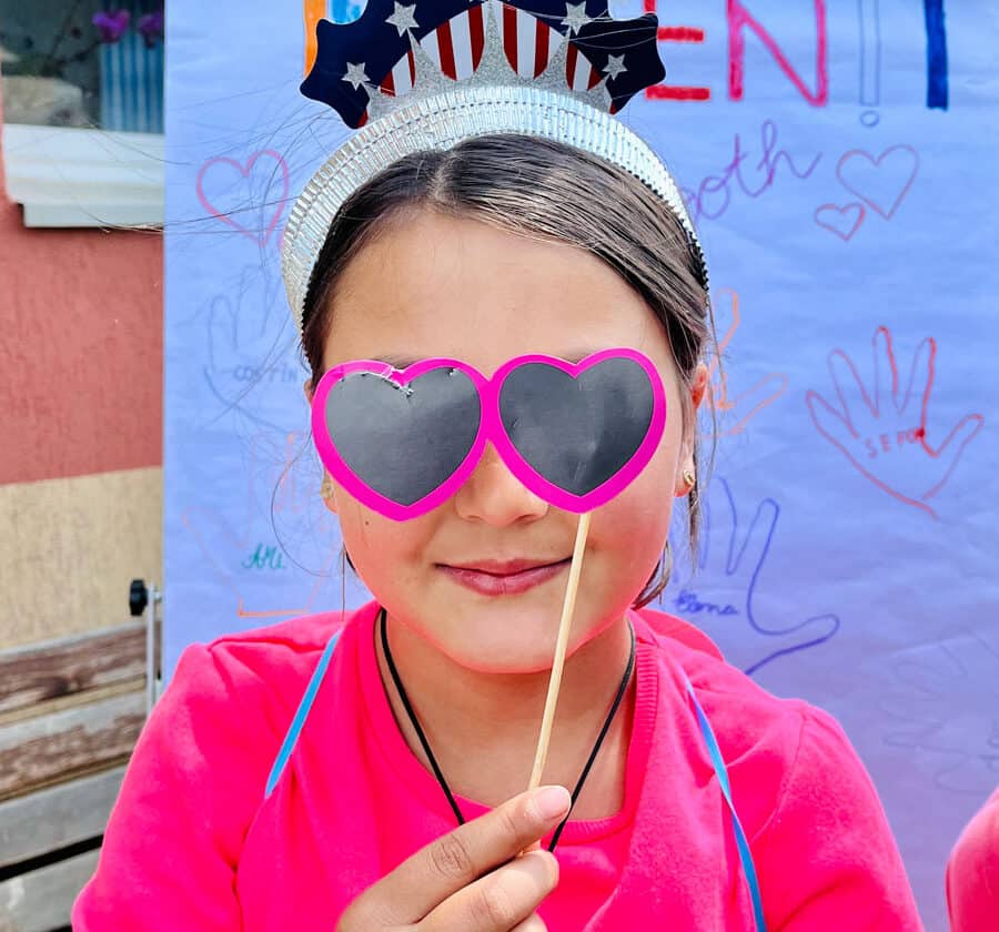 Alexandra, copilul pentru care școala este cea mai frumoasă pasiune